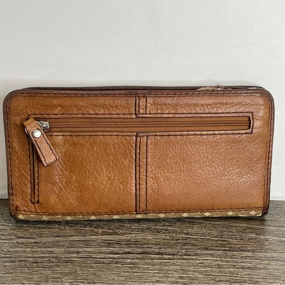 Fossil Brown and Cream Patterned Wallet. Pre-owned. Leather/cloth. - Picture 3 of 9